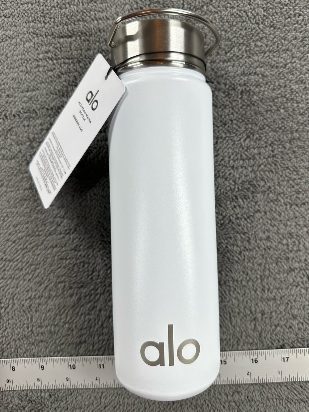 ALO Yoga Water Bottle White 24 oz. New in damaged box
